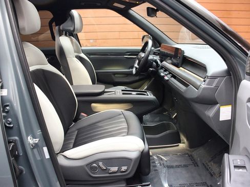 Used 2024 Kia EV9 GT-Line image 29