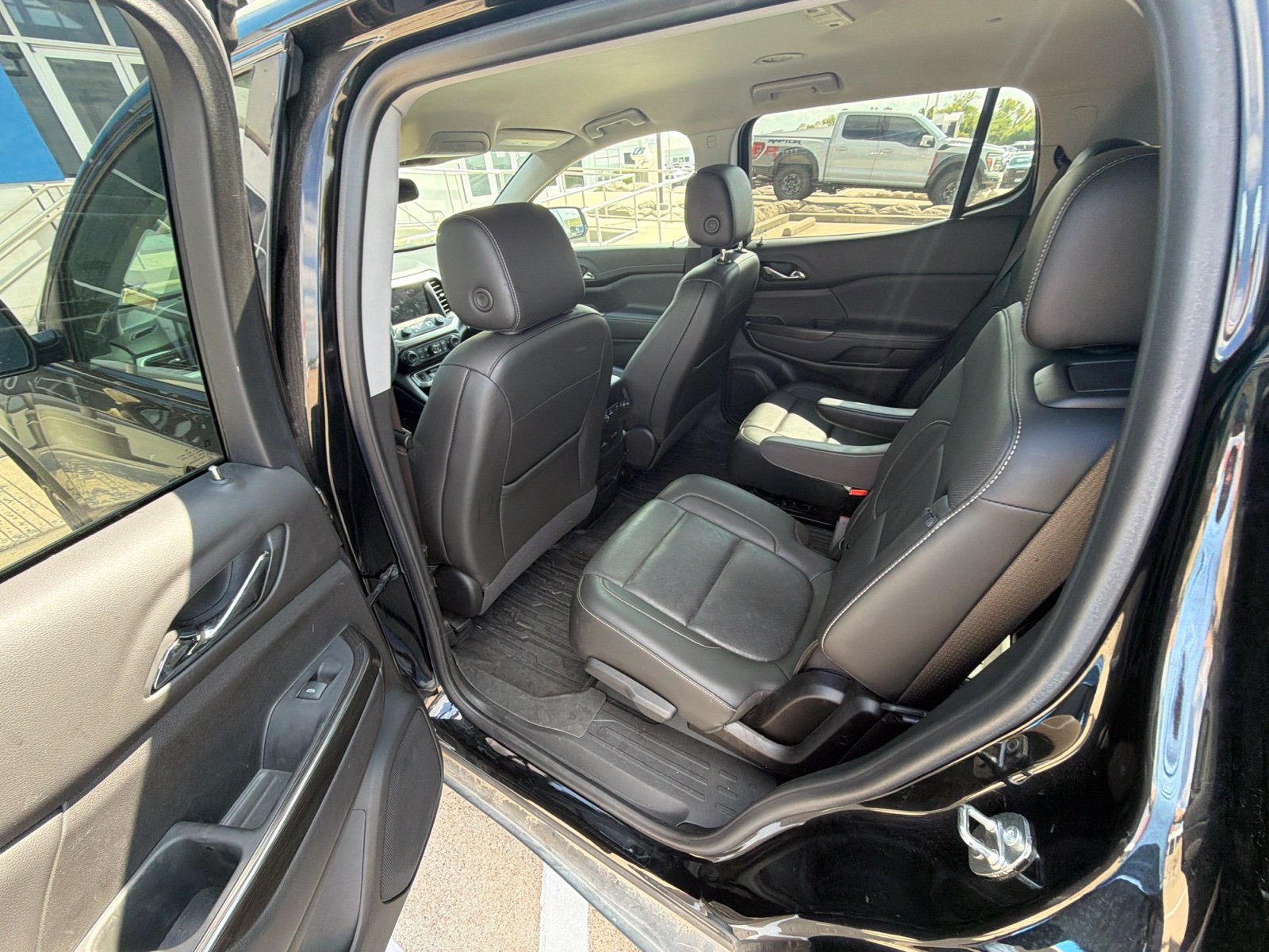 Used 2023 GMC Acadia SLT w/ Elevation Edition FWD image 13