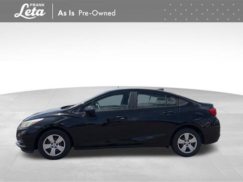 Used 2018 Chevrolet Cruze LS FWD image 3