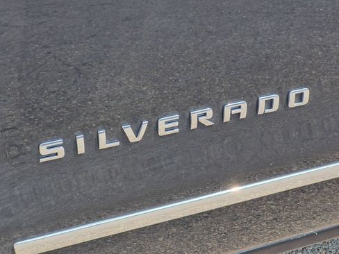Used 2018 Chevrolet Silverado 1500 LTZ w/ Sport Package AWD/4WD image 10