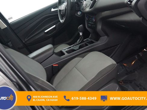 Used 2017 Ford Escape SE FWD image 8