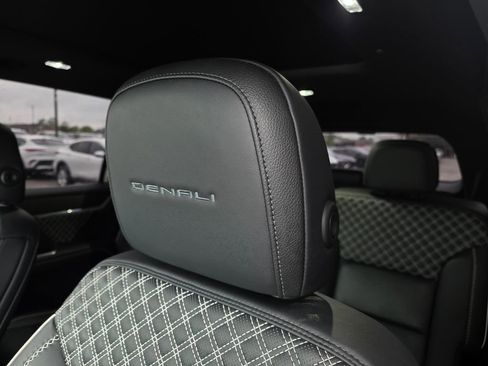 Used 2024 GMC Acadia Denali w/ Super Cruise Package image 21