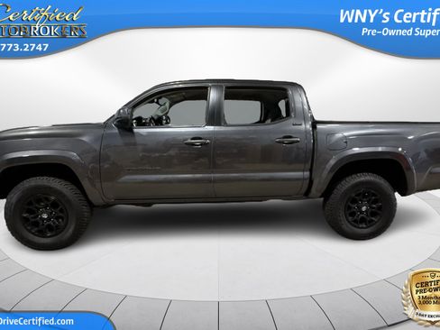 Used 2022 Toyota Tacoma SR5 image 9