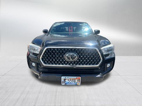 Certified 2018 Toyota Tacoma TRD Off-Road AWD/4WD image 3