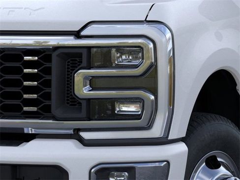 New 2026 Ford F350 Platinum image 18