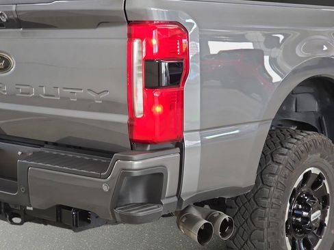 Used 2025 Ford F250 Lariat w/ Lariat Ultimate Package image 32