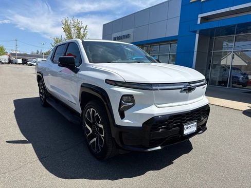 Used 2024 Chevrolet Silverado EV RST AWD/4WD image 4