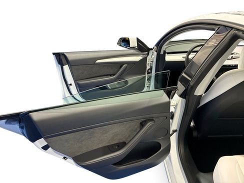 Certified 2023 Tesla Model 3 Standard Range RWD image 10
