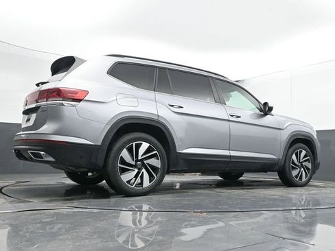 Used 2024 Volkswagen Atlas SE image 28