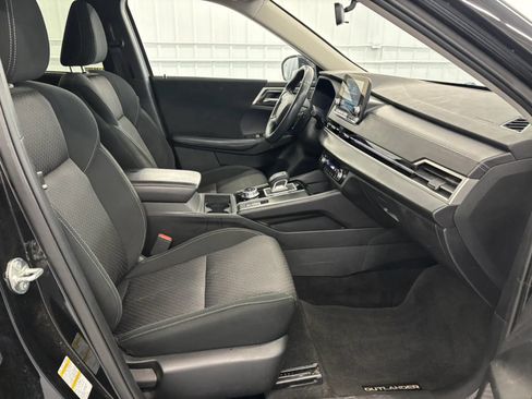 Used 2024 Mitsubishi Outlander ES AWD/4WD image 30