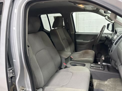 Used 2016 Nissan Frontier SV image 34