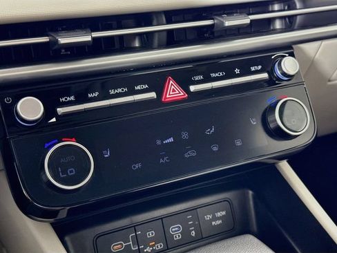 Certified 2025 Hyundai Tucson SEL AWD/4WD image 17
