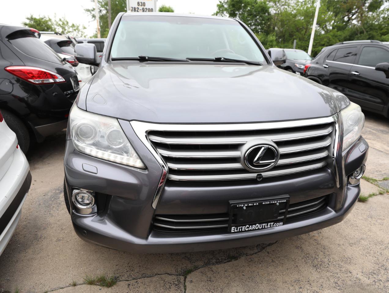 Used 2013 Lexus LX 570 4WD w/ Luxury Pkg image 3