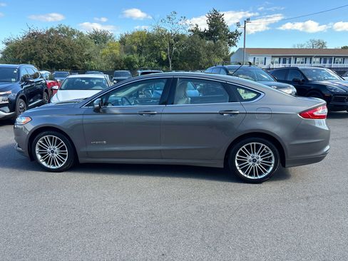Used 2014 Ford Fusion SE w/ Equipment Group 502A image 2