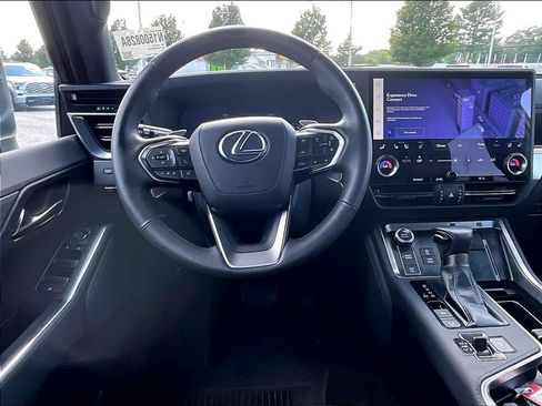 Used 2024 Lexus GX 550 w/ Accessory Package (2T) AWD/4WD image 18