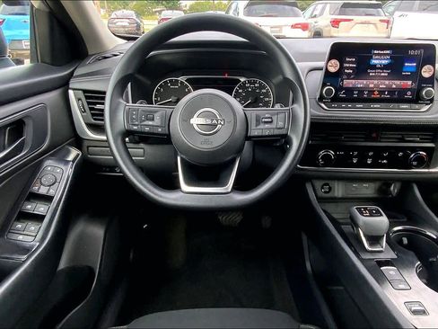 Used 2024 Nissan Rogue S FWD image 6