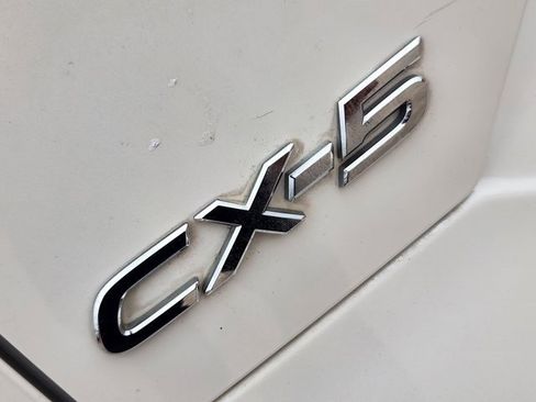 Used 2019 MAZDA CX-5 Touring image 11