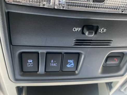 Used 2020 Toyota 4Runner SR5 AWD/4WD image 13