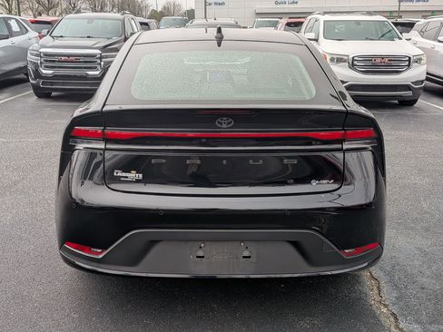 Used 2024 Toyota Prius LE image 8