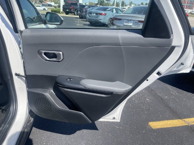 Used 2025 Kia K4 FWD image 36