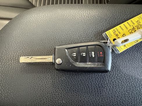 Used 2024 Toyota Camry SE FWD image 27