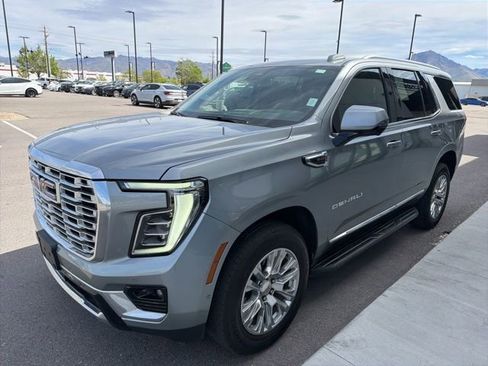Used 2025 GMC Yukon Denali AWD/4WD image 3
