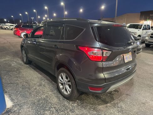 Used 2018 Ford Escape SE image 4