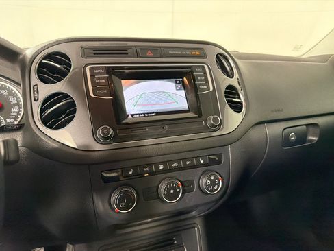 Used 2016 Volkswagen Tiguan S FWD image 17