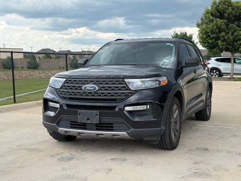 Used 2021 Ford Explorer XLT w/ Equipment Group 202A RWD image 3