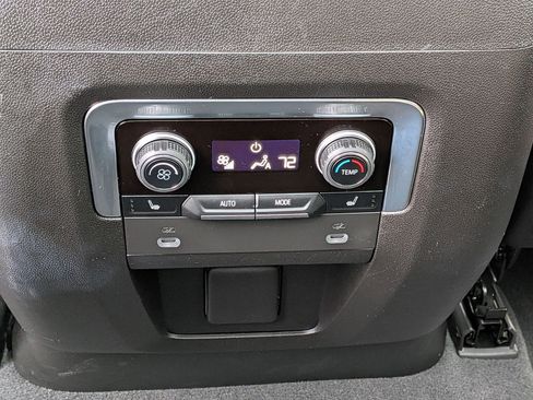 Used 2022 Chevrolet Tahoe Premier w/ Premium Package image 34