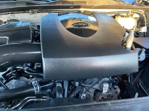 Certified 2021 Toyota Tacoma TRD Off-Road image 18