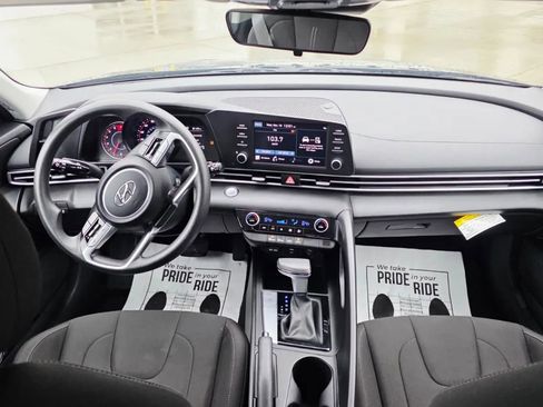 Used 2023 Hyundai Elantra SEL w/ Cargo Package image 13