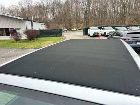 Used 2023 Jeep Wrangler Sahara w/ Cold Weather Group image 10