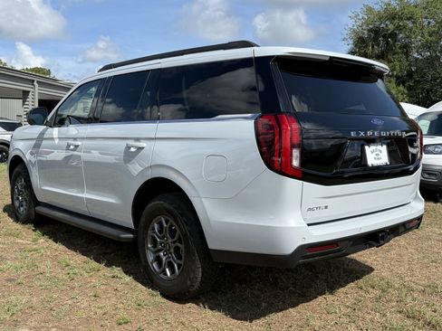 Certified 2025 Ford Expedition Active RWD image 7