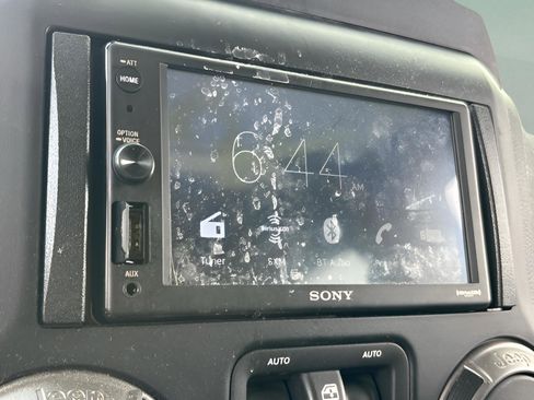 Used 2012 Jeep Wrangler Unlimited Sport image 20