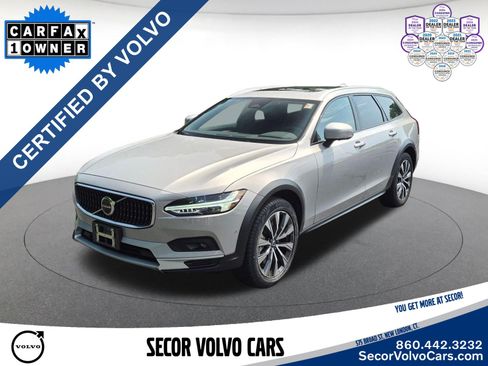 Used 2025 Volvo V90 B6 Cross Country Plus AWD/4WD image 1