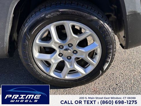 Used 2018 Jeep Renegade Latitude image 22