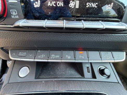 Used 2024 Audi Q5 e Prestige image 33