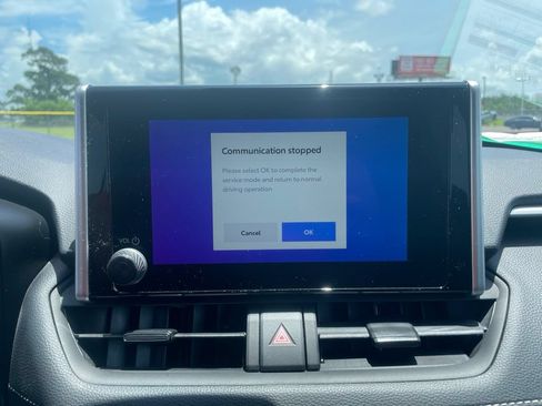 Used 2024 Toyota RAV4 XLE FWD image 22