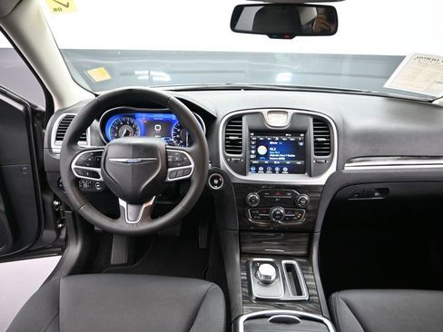 Used 2022 Chrysler 300 Touring w/ Sport Appearance Package RWD image 18
