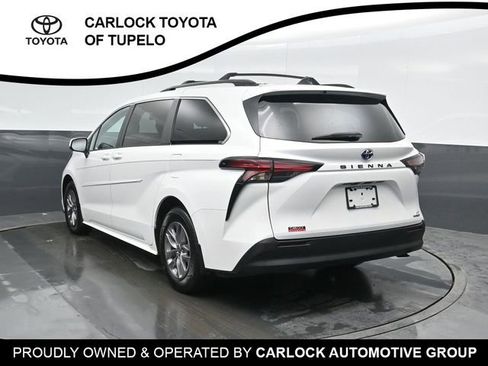 Used 2022 Toyota Sienna LE image 9