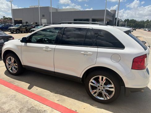Used 2013 Ford Edge SEL FWD image 2