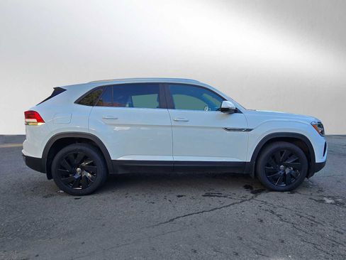 Used 2024 Volkswagen Atlas Cross Sport SE image 2