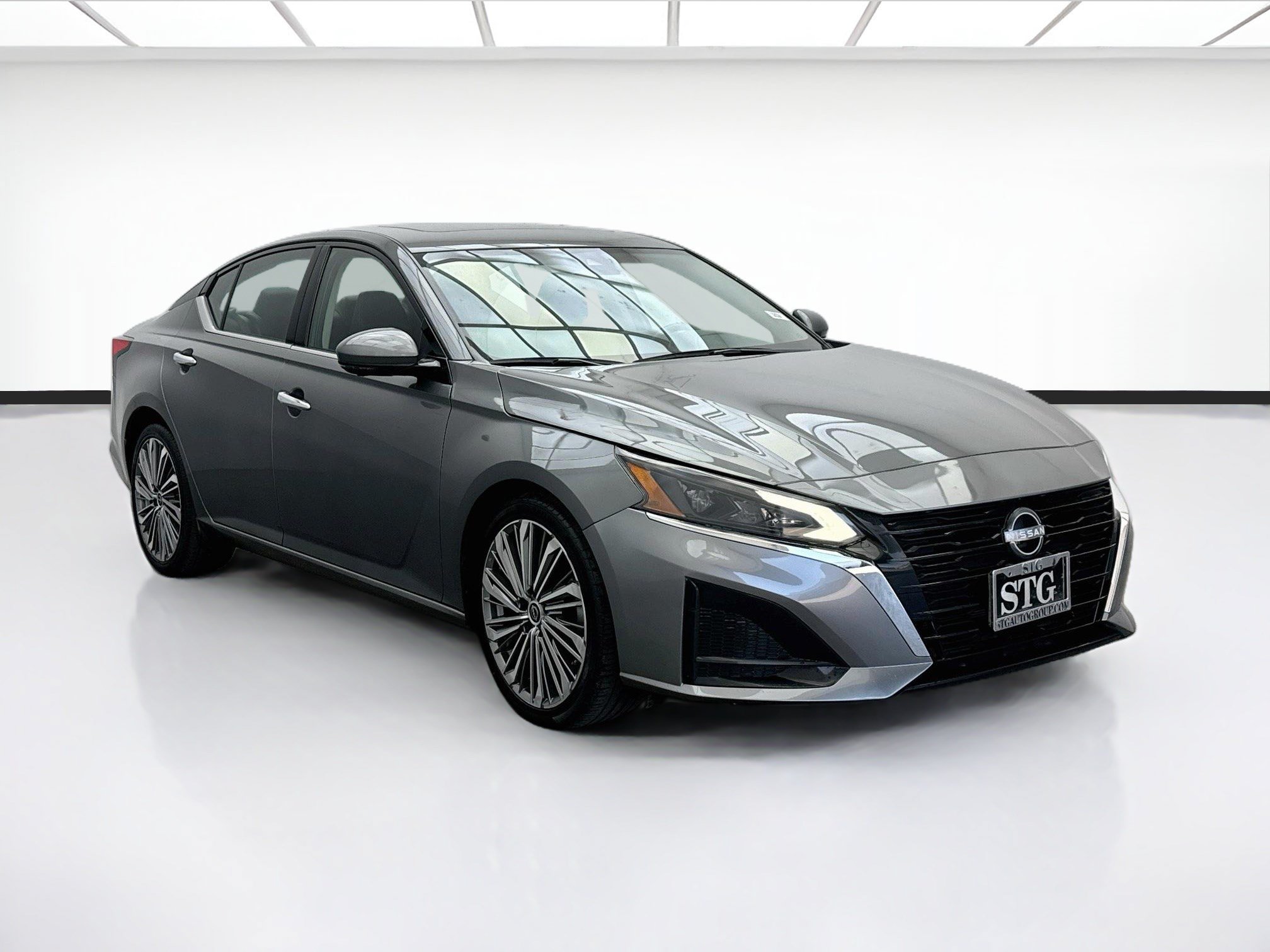 Used 2023 Nissan Altima 2.5 SL FWD image 3
