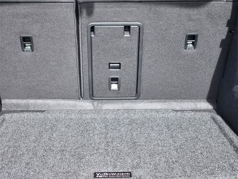 Used 2024 Volkswagen Taos SE image 21