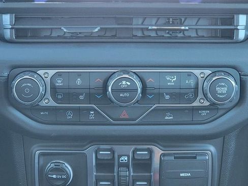 New 2026 Jeep Gladiator Sport image 28