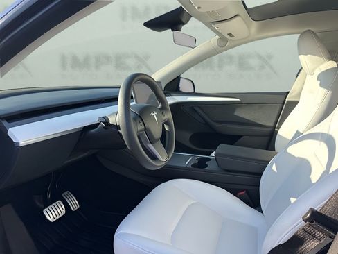 Used 2023 Tesla Model Y Performance image 9