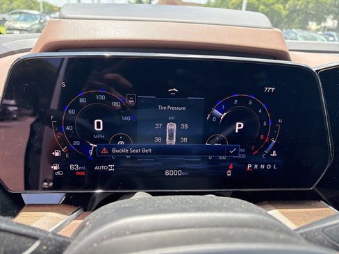 Used 2025 Chevrolet Tahoe High Country AWD/4WD image 16