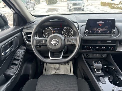 Used 2024 Nissan Rogue SV image 18