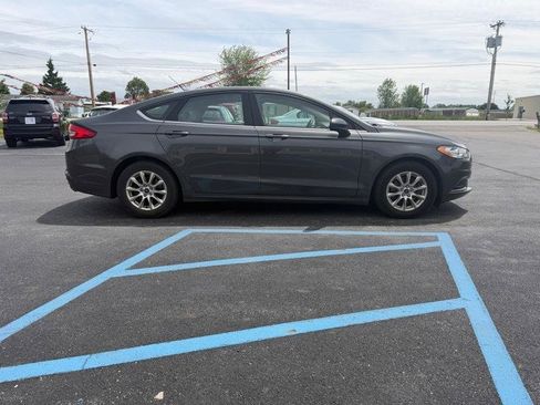 Used 2017 Ford Fusion S FWD image 9